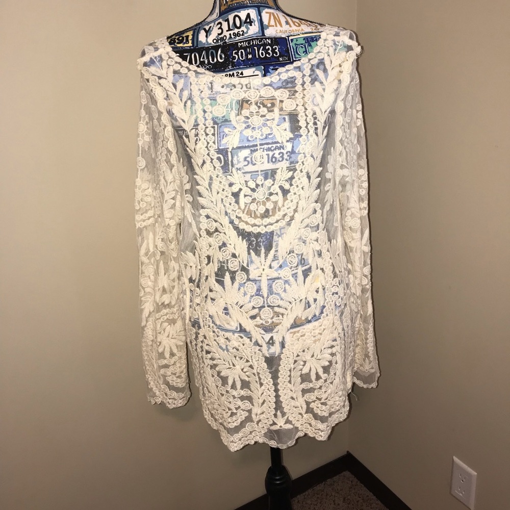 See Through long sleeved lace top